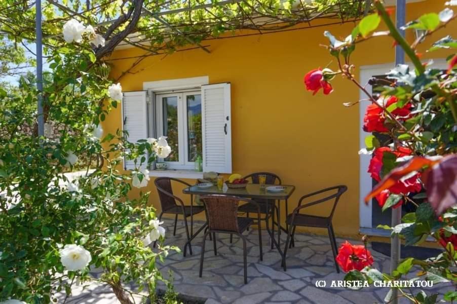 Adonino Residence-The House Of Pomegranates Lakithra ภายนอก รูปภาพ