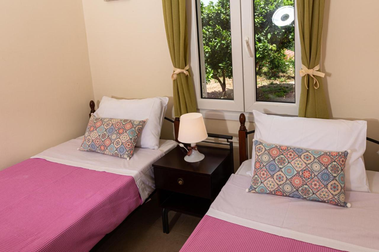 Adonino Residence-The House Of Pomegranates Lakithra ภายนอก รูปภาพ