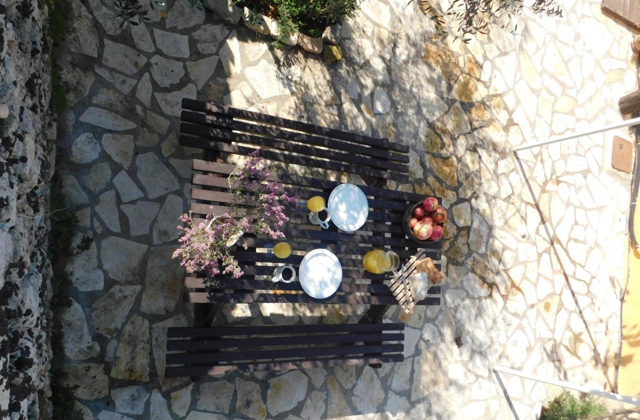 Adonino Residence-The House Of Pomegranates Lakithra ภายนอก รูปภาพ